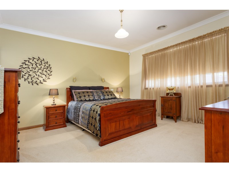 19 Atherton Crescent, Tatton NSW 2650