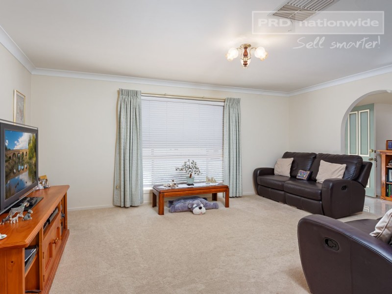 39 Overdale Drive, Bourkelands NSW 2650
