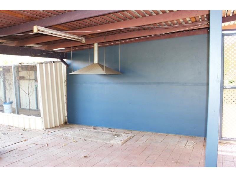 8 Atkins Place, Estella NSW 2650