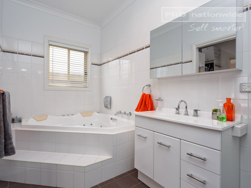 44 Bogong Crescent, Tatton NSW 2650