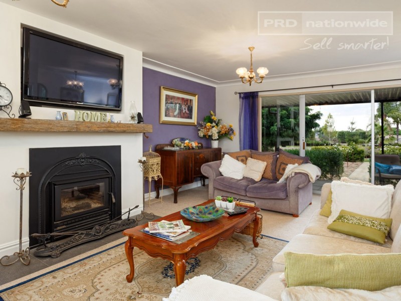 79 Mitchell Road, Lake Albert NSW 2650