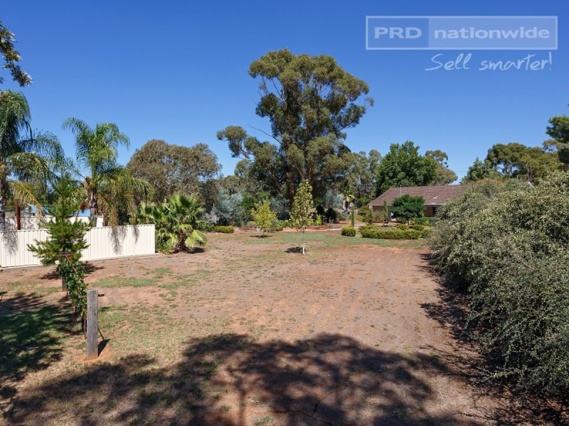 79 Mitchell Road, Lake Albert NSW 2650