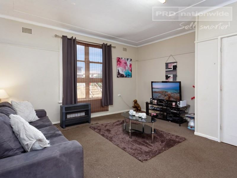 22 Northcott Parade, Mount Austin NSW 2650
