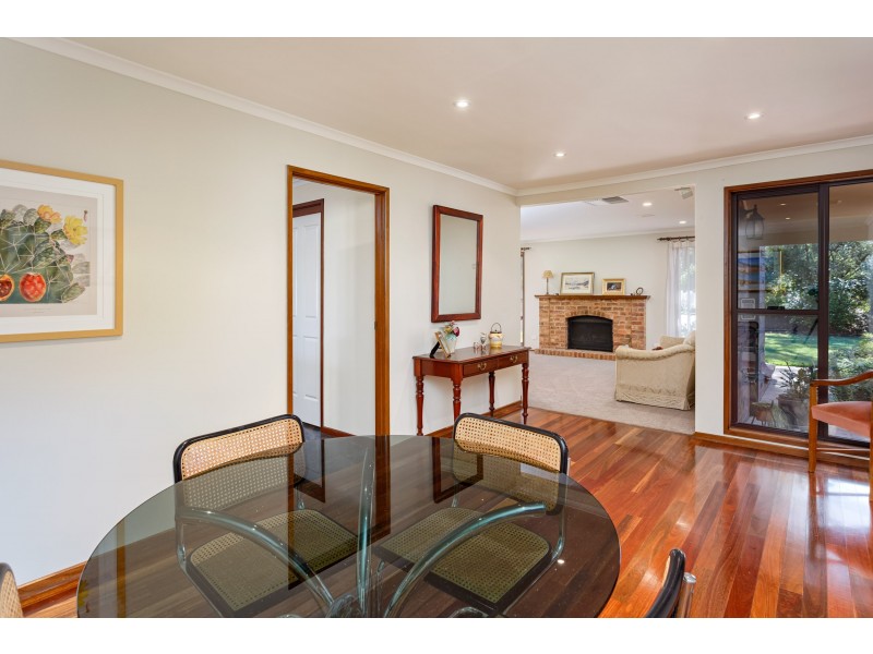 15 Maple Road, Lake Albert NSW 2650