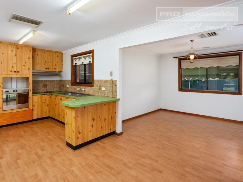 57 Adjin Street, Mount Austin NSW 2650