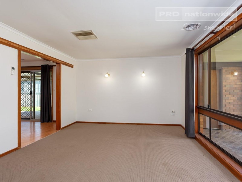 57 Adjin Street, Mount Austin NSW 2650
