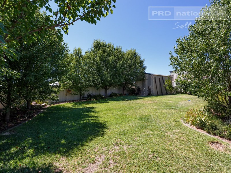 7 Balala Crescent, Bourkelands NSW 2650