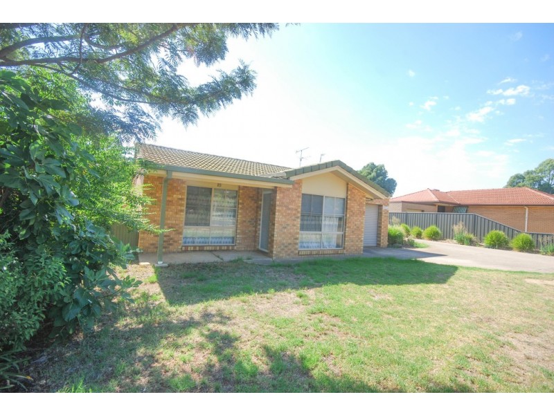 1/12 Dunn Avenue, Forest Hill NSW 2651