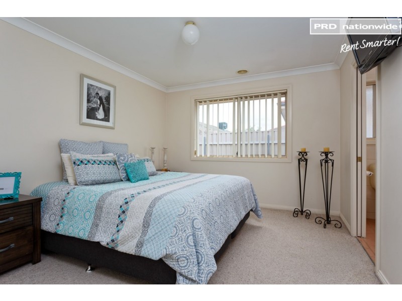 32 Nunkeri Street, Glenfield Park NSW 2650