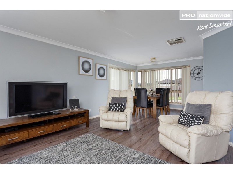 32 Nunkeri Street, Glenfield Park NSW 2650