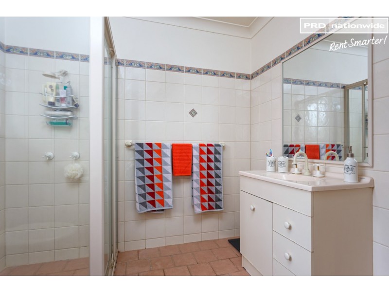 32 Nunkeri Street, Glenfield Park NSW 2650