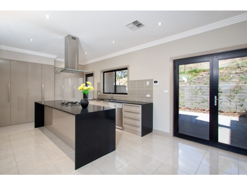 2/18-20 Railway Street, Turvey Park NSW 2650