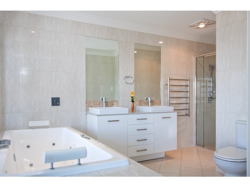 2/18-20 Railway Street, Turvey Park NSW 2650