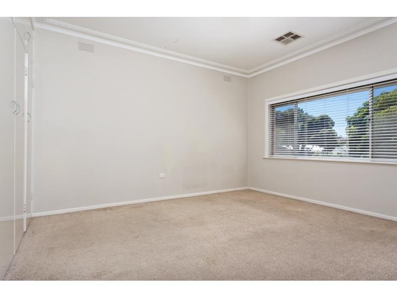 70 Grove Street, Kooringal NSW 2650