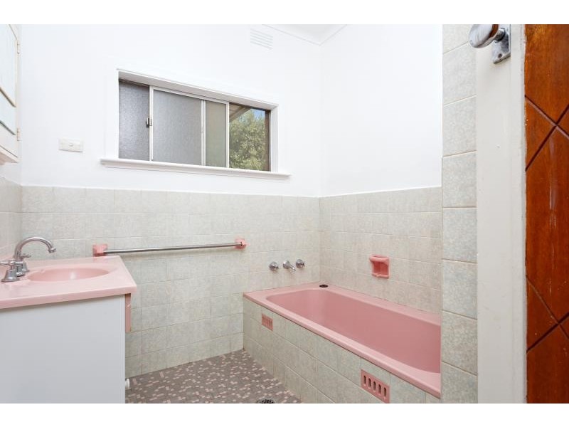 70 Grove Street, Kooringal NSW 2650