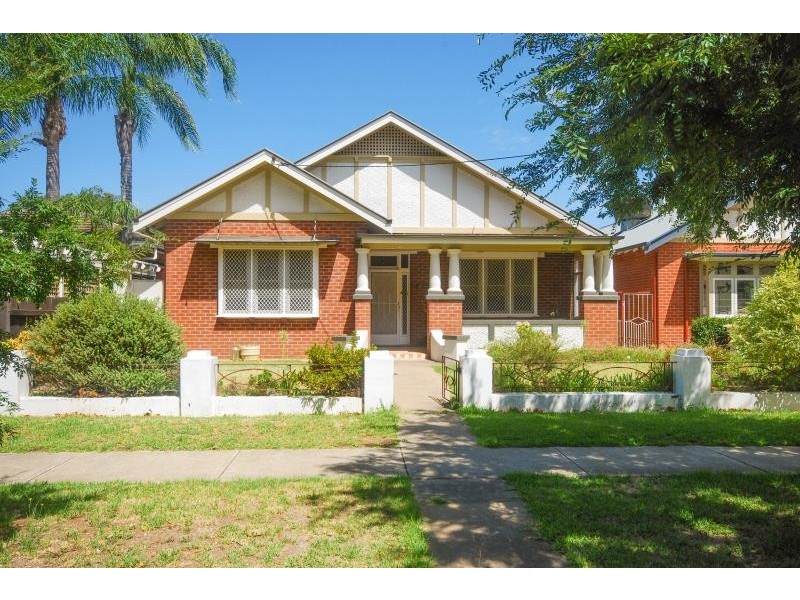 10 Fox Street, Wagga Wagga NSW 2650