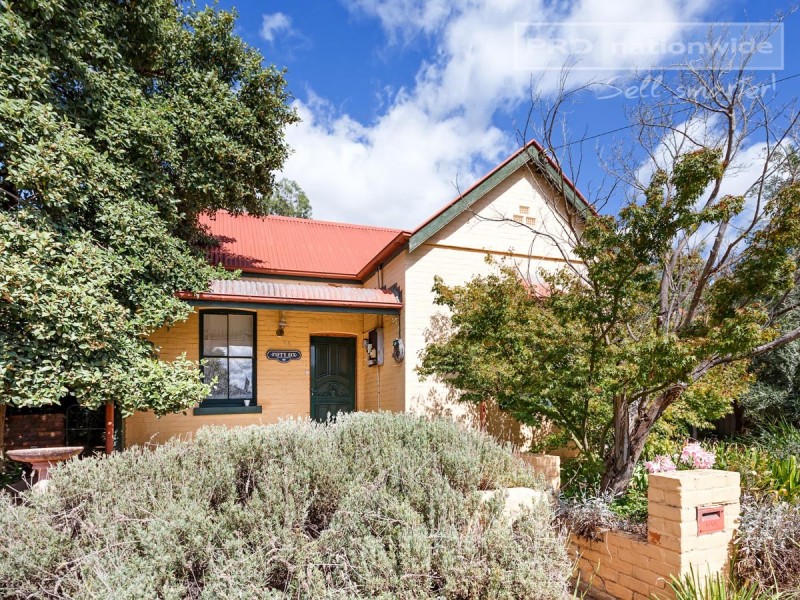 56 Shaw Street, Wagga Wagga NSW 2650