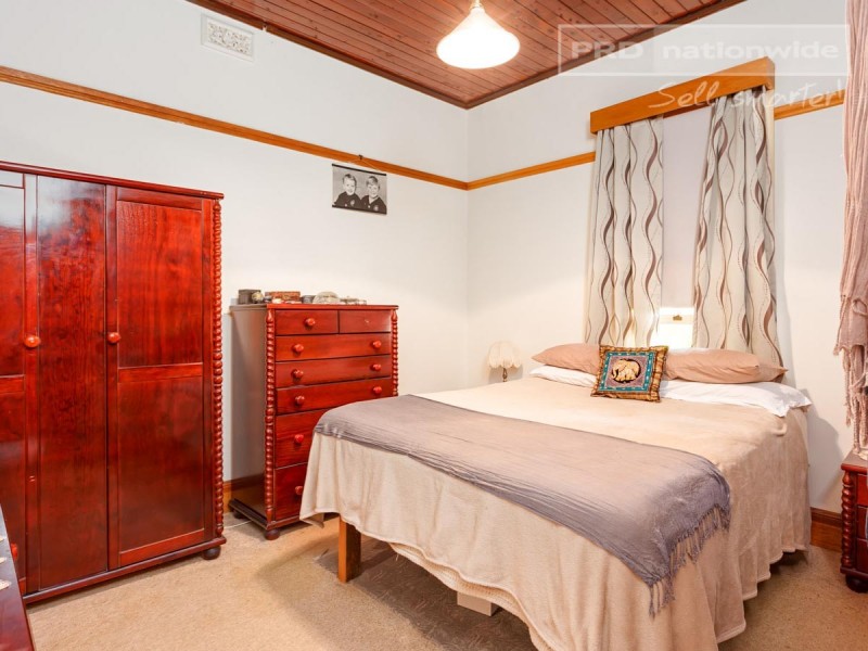 56 Shaw Street, Wagga Wagga NSW 2650