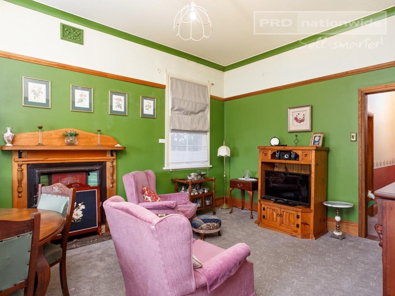 56 Shaw Street, Wagga Wagga NSW 2650