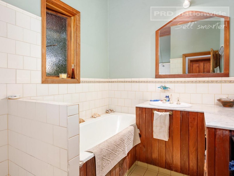 56 Shaw Street, Wagga Wagga NSW 2650