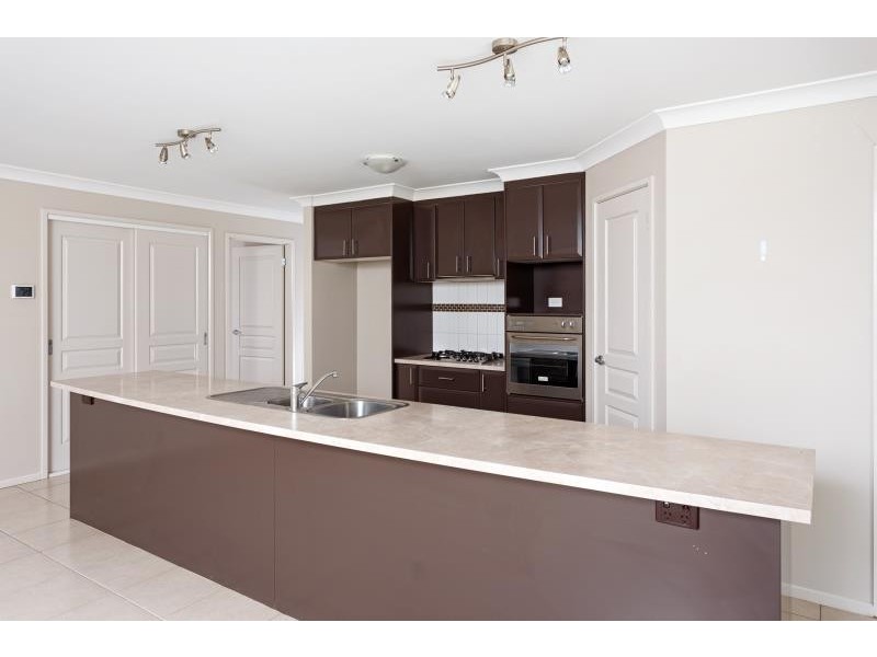 61 Undurra Drive, Glenfield Park NSW 2650