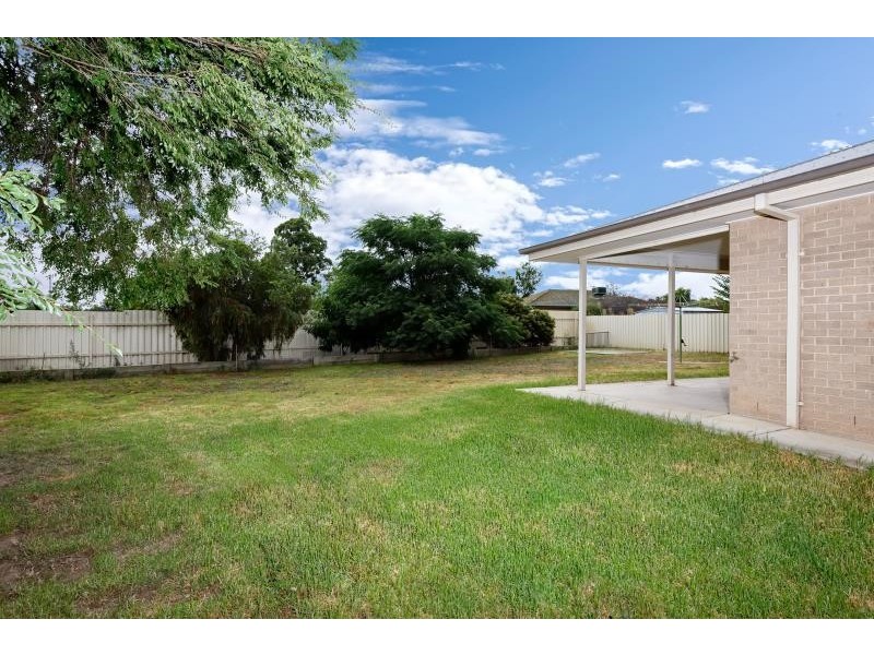 61 Undurra Drive, Glenfield Park NSW 2650