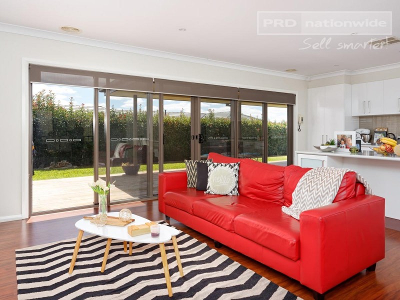 2 Fisher Place, Lloyd NSW 2650