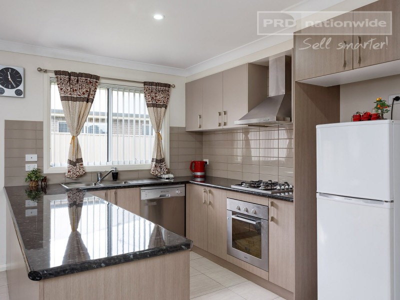 64 Messenger Avenue, Boorooma NSW 2650