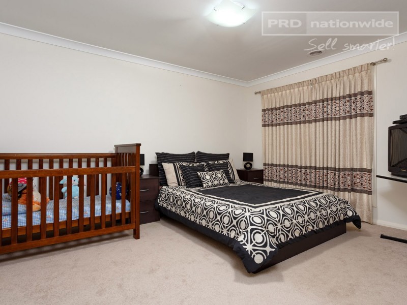 64 Messenger Avenue, Boorooma NSW 2650