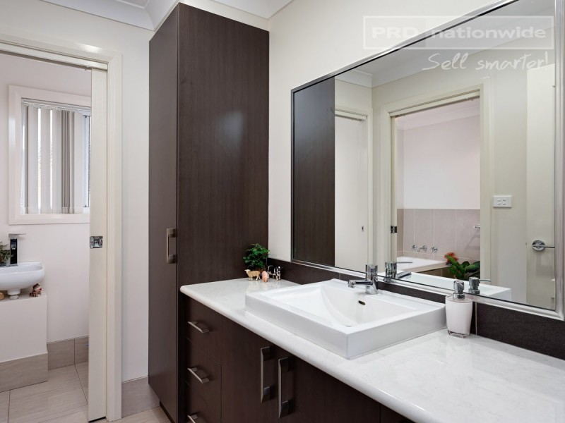 64 Messenger Avenue, Boorooma NSW 2650