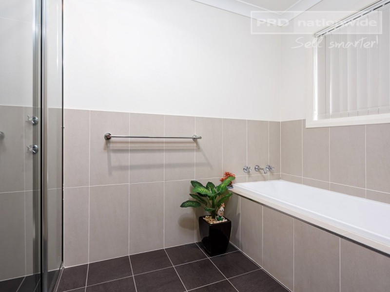64 Messenger Avenue, Boorooma NSW 2650