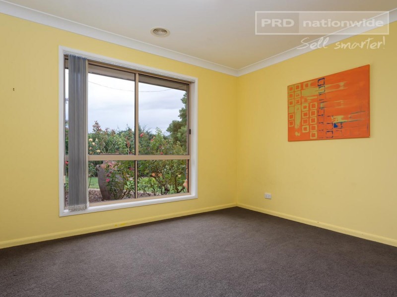 4 Talbot Place, Tatton NSW 2650