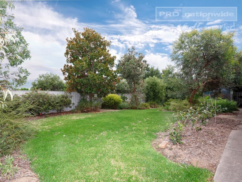 4 Talbot Place, Tatton NSW 2650