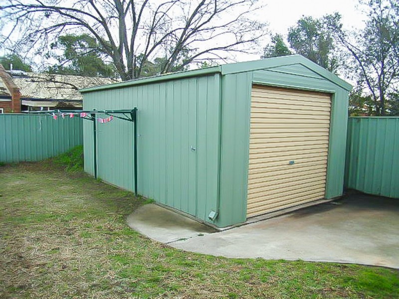 12 Broad Street, Wagga Wagga NSW 2650