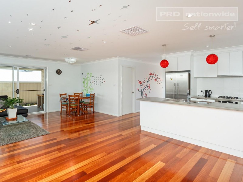 2 Park Place, Lloyd NSW 2650