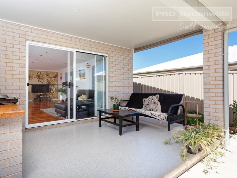 2 Park Place, Lloyd NSW 2650