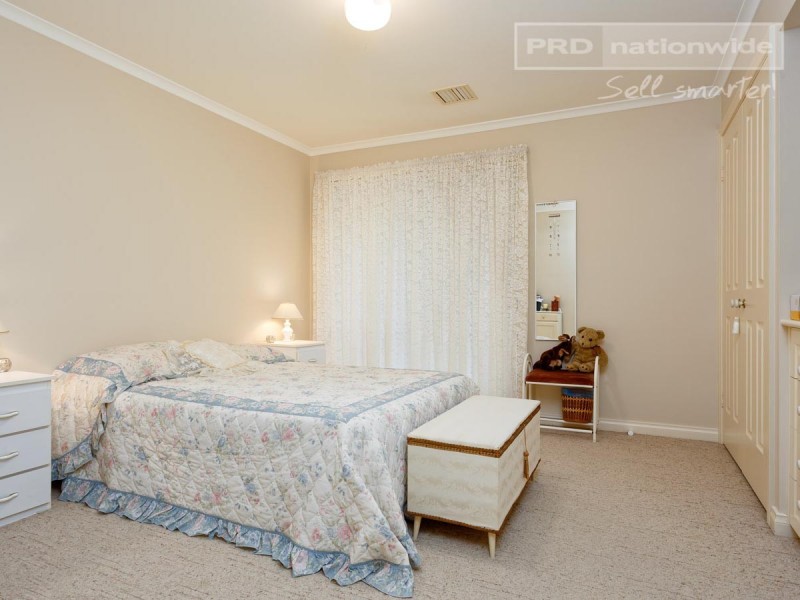 5 Wandoo Place, Bourkelands NSW 2650