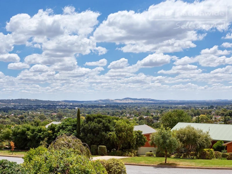 5 Wandoo Place, Bourkelands NSW 2650