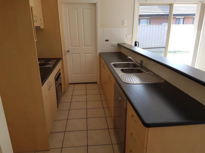 35 Paldi Crescent, Glenfield Park NSW 2650