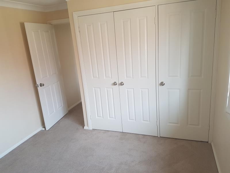 35 Paldi Crescent, Glenfield Park NSW 2650