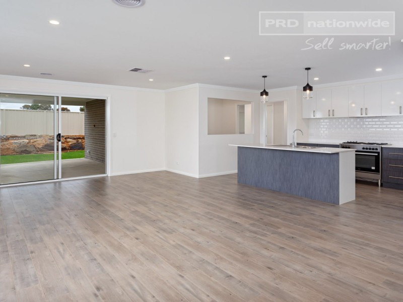 75 Barmedman Ave, Gobbagombalin NSW 2650