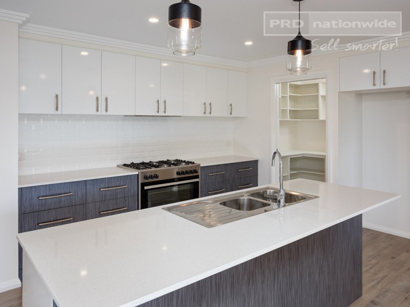 75 Barmedman Ave, Gobbagombalin NSW 2650