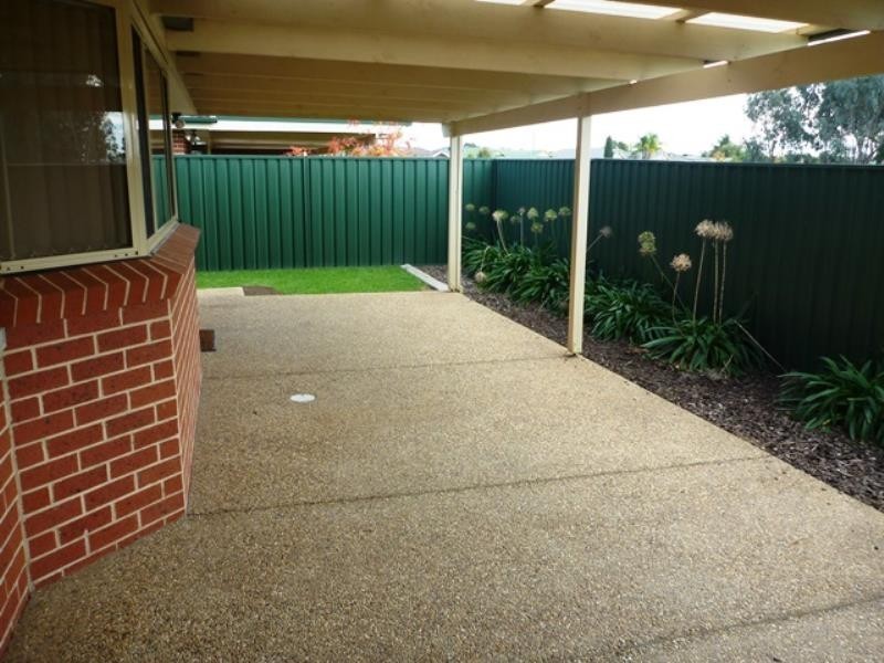 2/21 Yentoo Drive, Glenfield Park NSW 2650