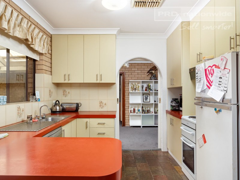 3 Bass Street, Lake Albert NSW 2650