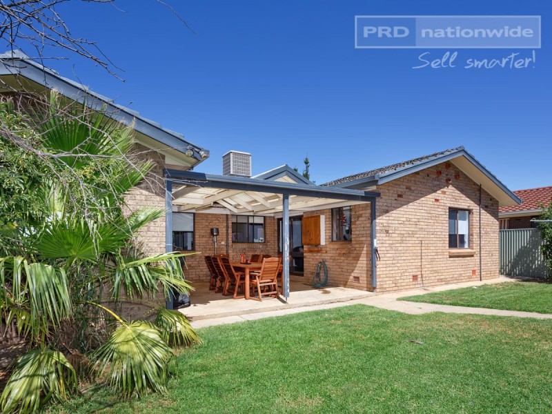 3 Bass Street, Lake Albert NSW 2650