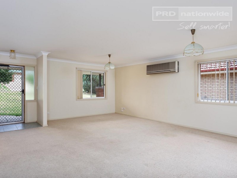 11 Nathan Place, Kooringal NSW 2650