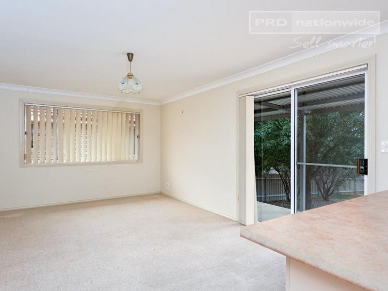 11 Nathan Place, Kooringal NSW 2650