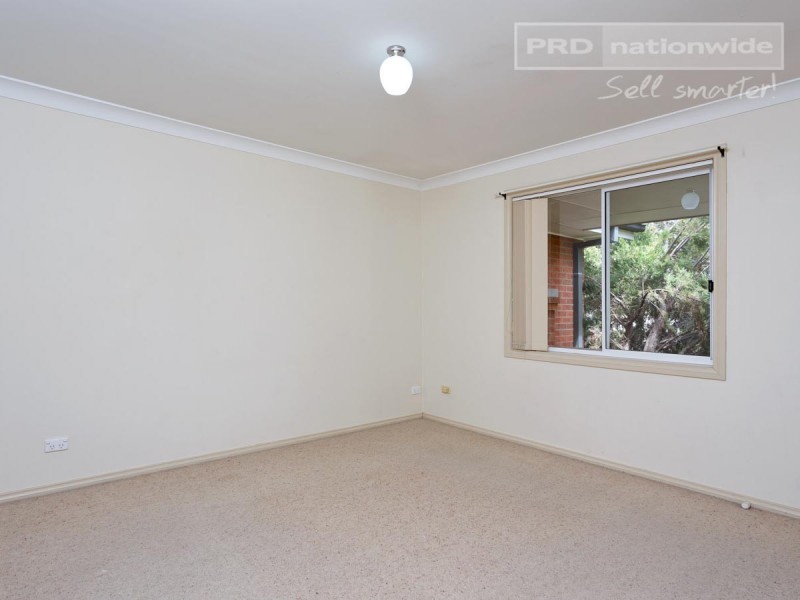 11 Nathan Place, Kooringal NSW 2650
