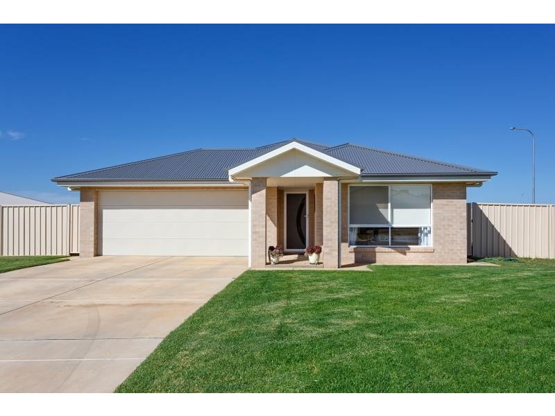 1 Peppin Way, Gobbagombalin NSW 2650