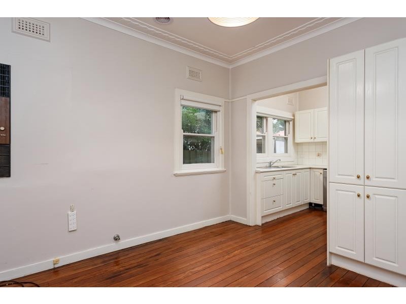 24 Mair Street, Turvey Park NSW 2650